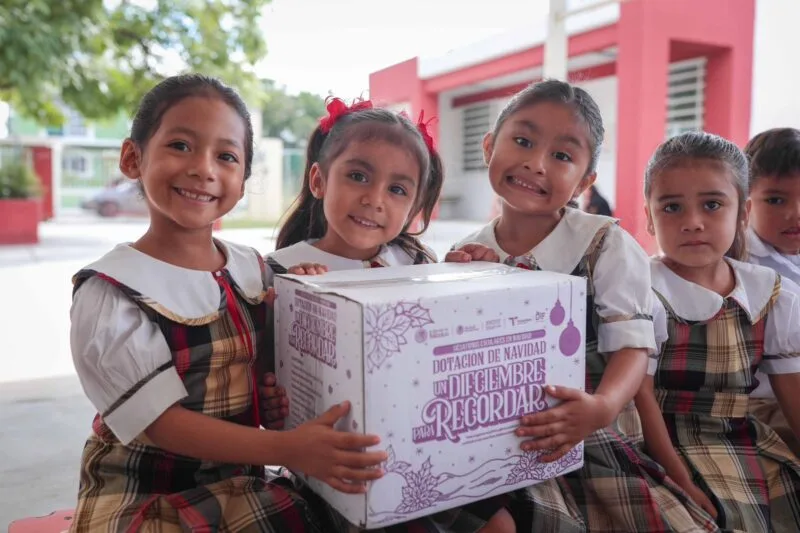 Entrega DIF Tamaulipas más de 100 mil dotaciones navideñas de desayunos escolares