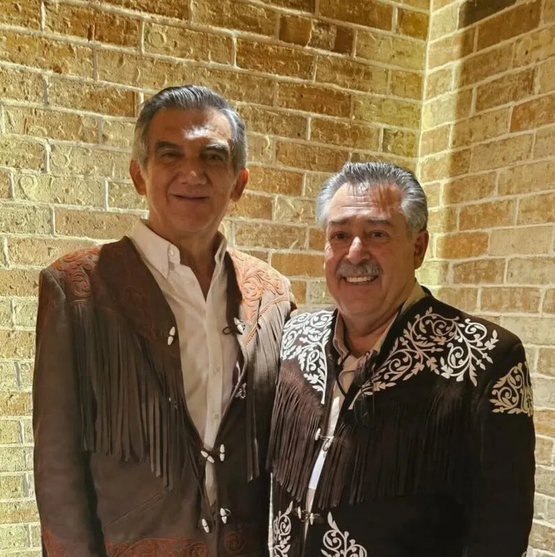 Dialogando.- René Lara cierra el año entregando obras y mejoramiento de calles de Tula