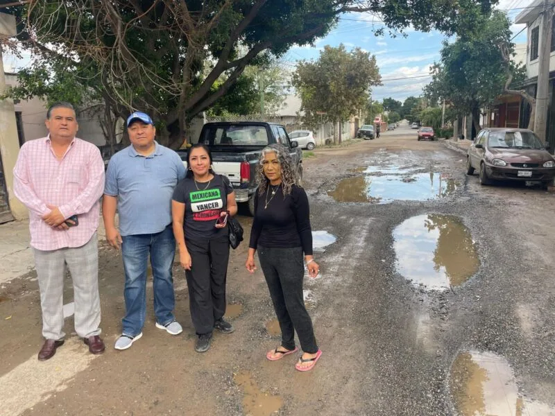 Dialogando.- Óscar Narváez escucha a la gente y sí les cumple