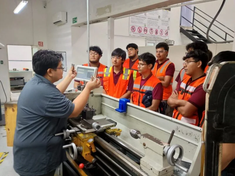 Impulsa UTTN vinculación con sector empresarial mediante visitas industriales