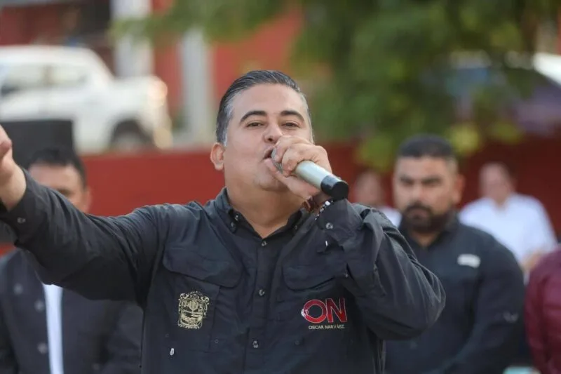 Dialogando.- Óscar Narváez leal a Morena