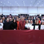 Dialogando.- Bien «apapachados» los burócratas en su Día