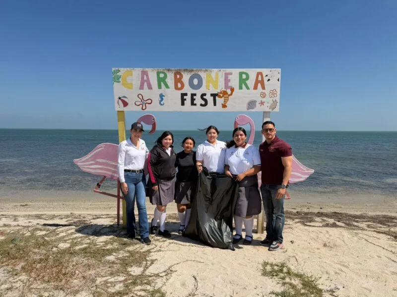 Contribuyen jóvenes al cuidado del medio ambiente con limpieza de playas en Tamaulipas: INJUVE