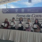 Dialogando.- Firma de convenio Poder Judicial y los municipios del Altiplano