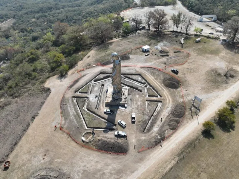 Embellece Gobierno del Estado el monumento a la Virgen de El Chorrito con moderna plazoleta