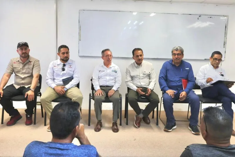 Fortalece Gobierno de Tamaulipas diálogo con pescadores de Soto la Marina