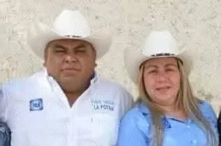 Dialogando.- De shopping la alcaldesa de Miquihuana en Estados Unidos