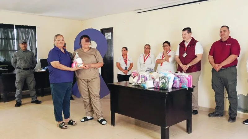 Refuerzan reinserción social con entrega de kits de higiene a mujeres en CEDES Reynosa