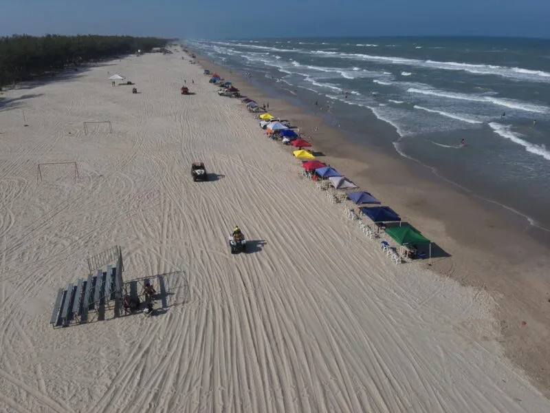 Refuerzan acciones de seguridad en Playa La Pesca durante periodo vacacional