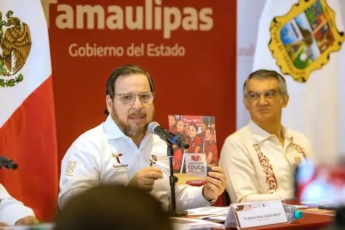 Dialogando.- Regreso a clases el próximo lunes