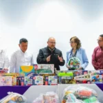 Entrega secretario general de Gobierno donativos de la colecta DIFTON 2026 en vísperas del Día de la Niña y el Niño