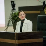 Comparece secretaria de Economía ante el Congreso; destaca visión humanista en la política económica del gobernador