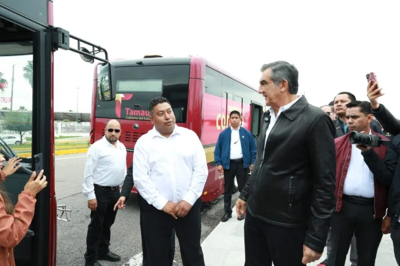 Supervisa Gobernador unidades del nuevo sistema de transporte público de Tamaulipas