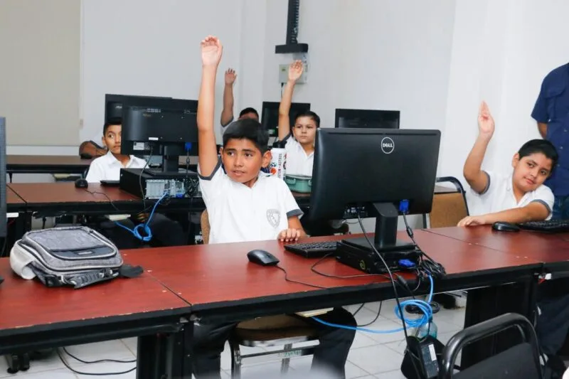 Fortalece SET habilidades digitales y tecnológicas en estudiantes de primaria