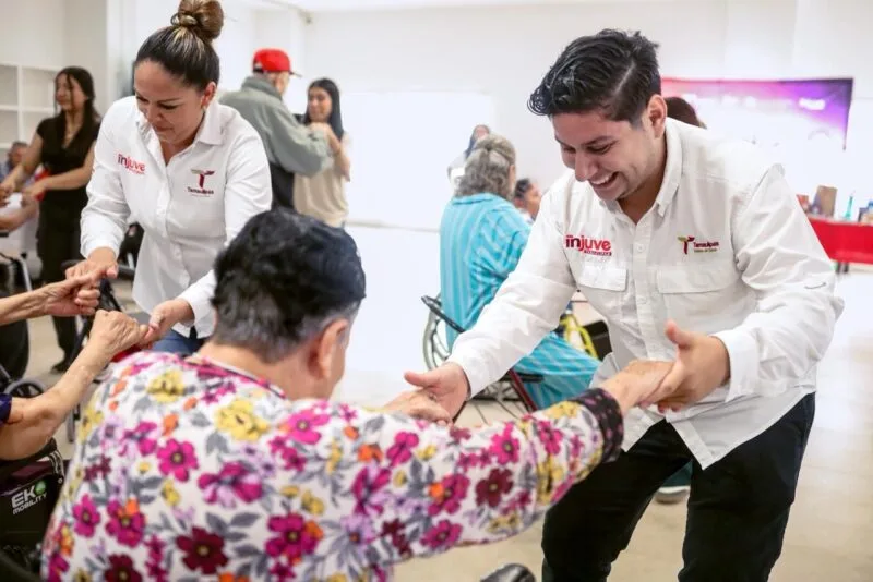Fortalece INJUVE vínculos intergeneracionales en la Casa Hogar del Adulto Mayor en coordinación con el Sistema DIF Estatal