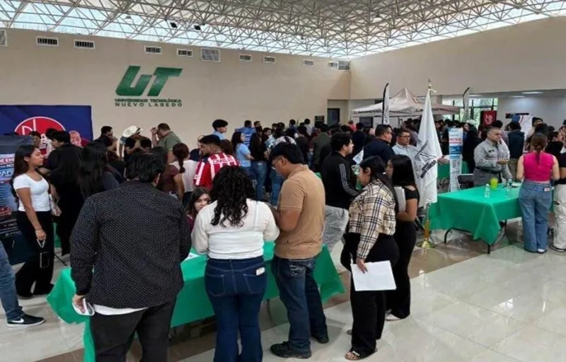 Fortalece UT Nuevo Laredo inserción laboral con Feria del Empleo y Estadías
