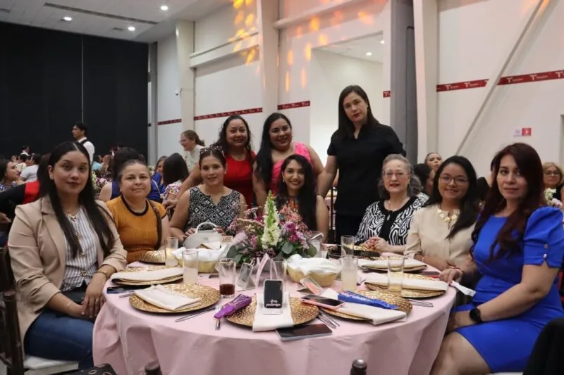 SSPT y su voluntariado celebran Día de las Madres