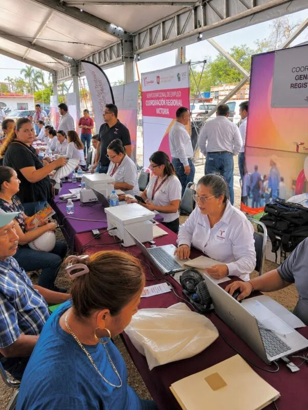 Acercó Registro Civil servicios y apoyos a familias de Abasolo mediante brigada “Transformando Familias”