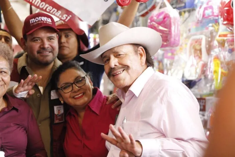 Dialogando.- Coahuila carro completo