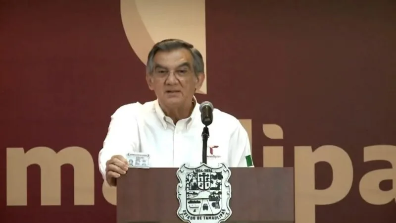 Dialogando.- Honores a la Bandera en Palacio de Cantera
