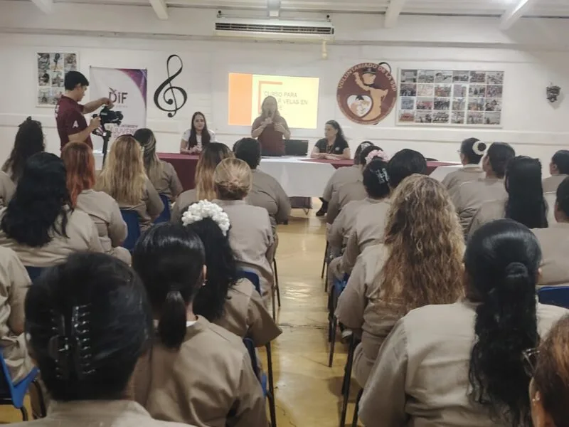 Impulsa CEDES Altamira reinserción social de PPLs a través de taller de velas aromáticas