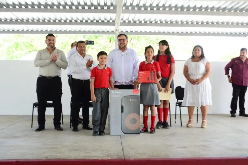 Mejora SET condiciones educativas con Jornadas Tecnológicas “Transformando tu Escuela”