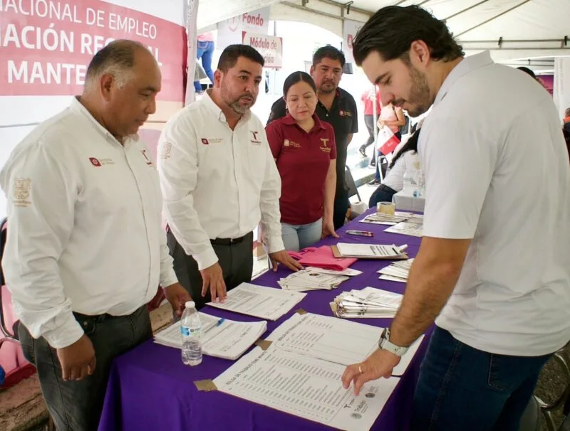 Acerca STPS oportunidades de empleo y movilidad laboral a habitantes de Nuevo Morelos