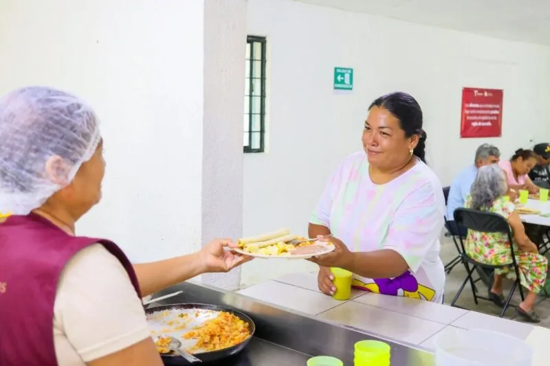 Supervisa SEBIEN comedores y entrega beneficios sociales en Victoria