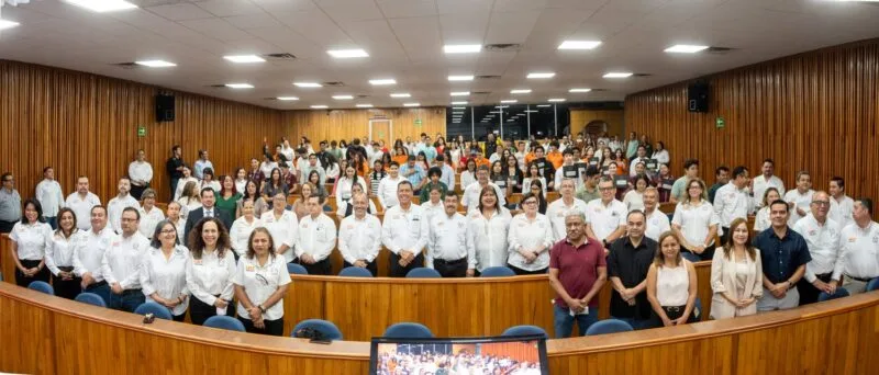 Reconoce la UAT excelencia académica con la entrega de más de 600 becas y estímulos educativos