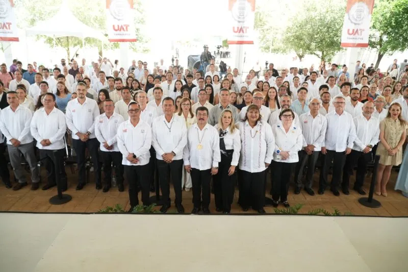 En homenaje solemne reconoce la UAT trayectoria de 215 docentes