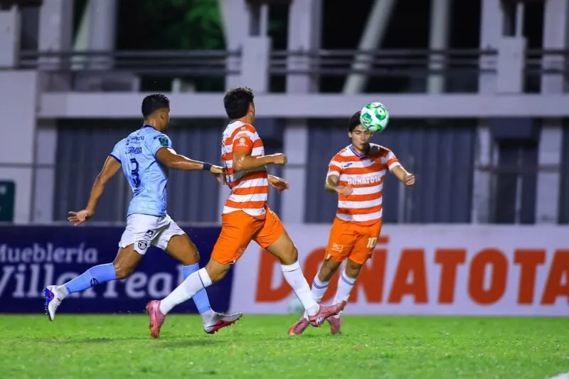 Brindan Correcaminos y Sporting intenso duelo en el Marte R. Gómez