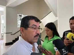 Dialogando.- Dámaso no se distrae en nada y sigue de frente en la UAT