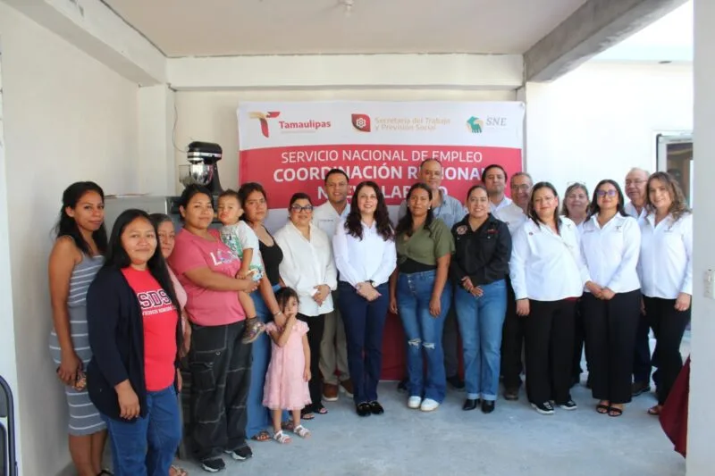Fortalece STPS emprendimiento con entrega de equipo productivo a dos negocios de Nuevo Laredo