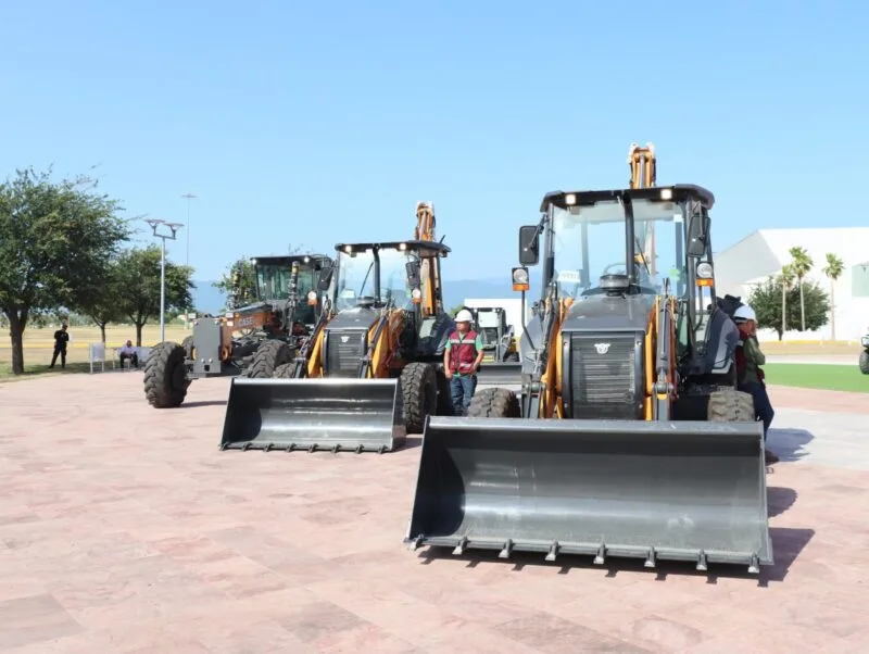 Fortalece Gobierno de Tamaulipas capacidad operativa de la Secretaría de Obras Públicas con nueva maquinaria