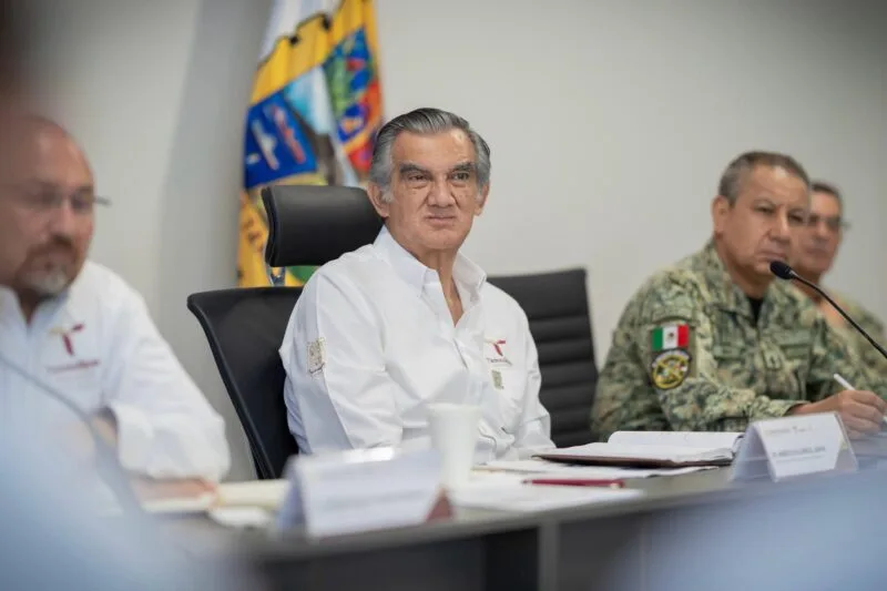 Dialogando.- Américo en territorio