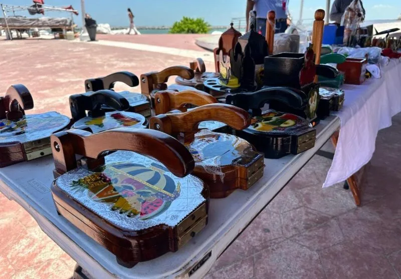 Promueve CEDES Altamira reinserción social con exposición y venta de artesanías “OVNI-CEDES”