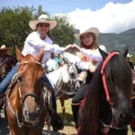 Dialogando.- Con cabalgata festeja Palmillas 399 años de su fundación
