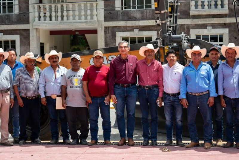 Acuerda Américo programa conjunto para rehabilitar caminos rurales de Jaumave