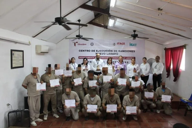 Reciben 67 PPLs del CEDES Laredo certificación por capacitaciones laborales