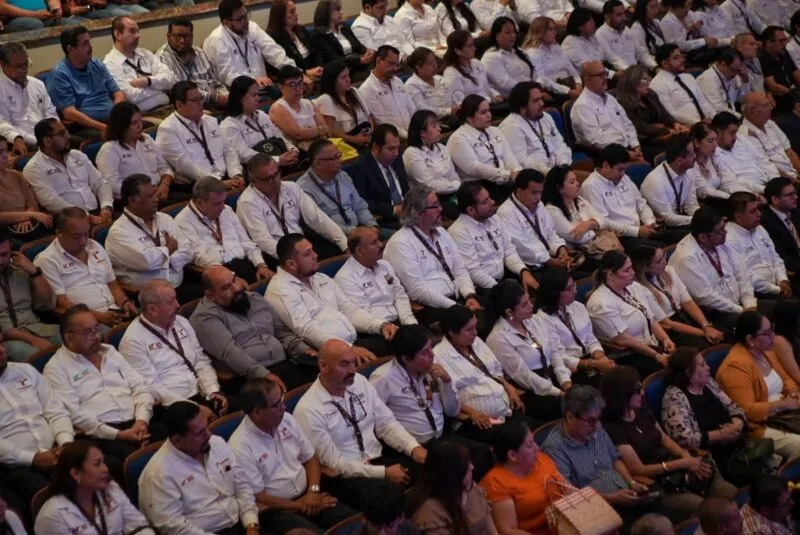 Celebra UT Matamoros su 25 aniversario honrando a docentes y personal fundador