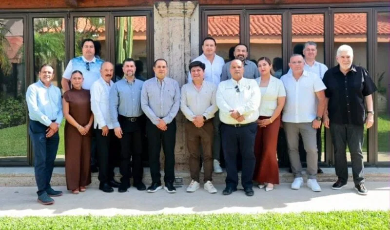 Dialogando.- Dialoga Carlos Irán con empresarios de Reynosa