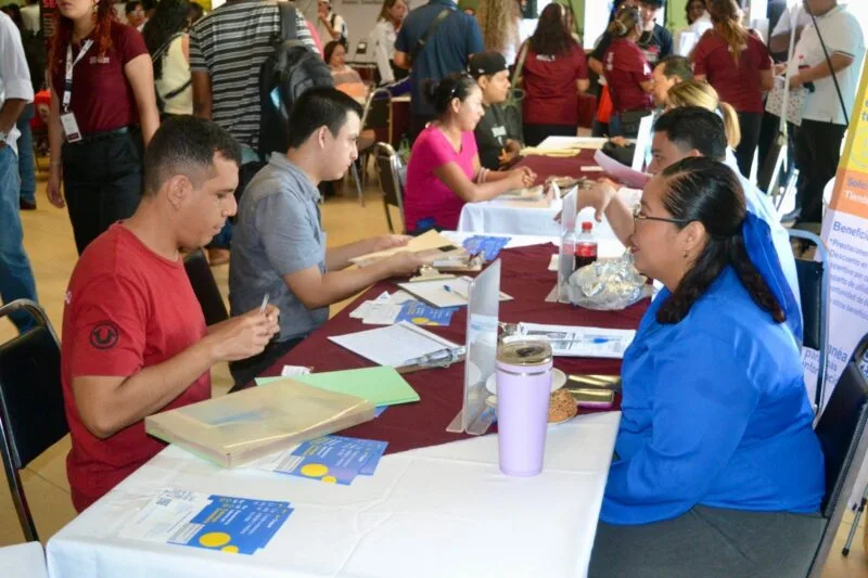 Lleva STPS ofertas laborales a Altamira mediante la Feria del Empleo
