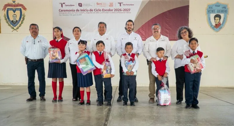 Asiste secretario del Trabajo al inicio de ciclo escolar con entrega de apoyos para estudiantes en Tula