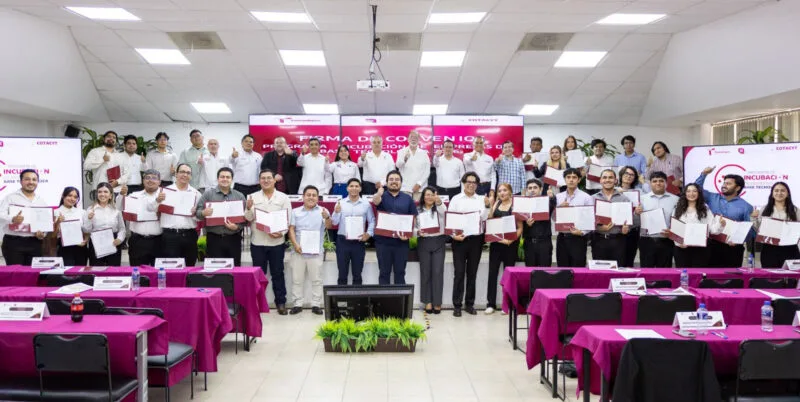 Becan a estudiantes de la UAT para el desarrollo de proyectos de base tecnológica