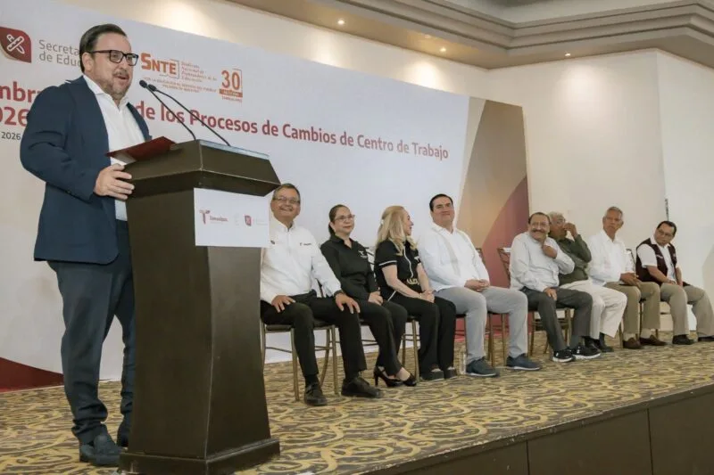 Fortalece SET cobertura educativa con nombramientos de cambios de de centro de trabajo