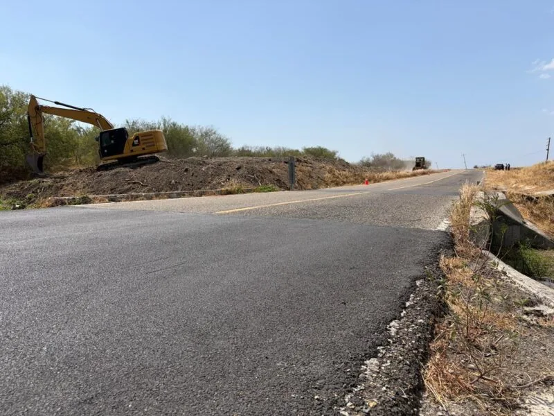 Rehabilita gobierno de Américo puente San Manuel en Abasolo