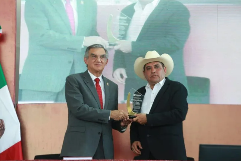 En Hidalgo, reitera Américo colaboración para impulsar desarrollo de los municipios