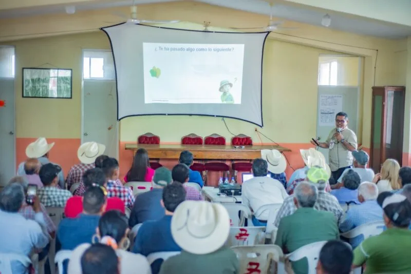 Brindan a productores herramientas para mejorar la fertilidad de los suelos citrícolas