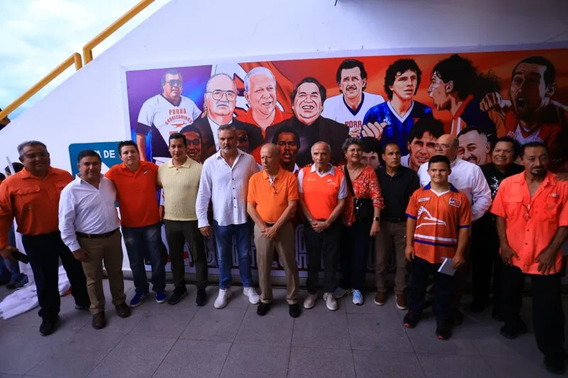 Rinde homenaje Correcaminos a sus leyendas