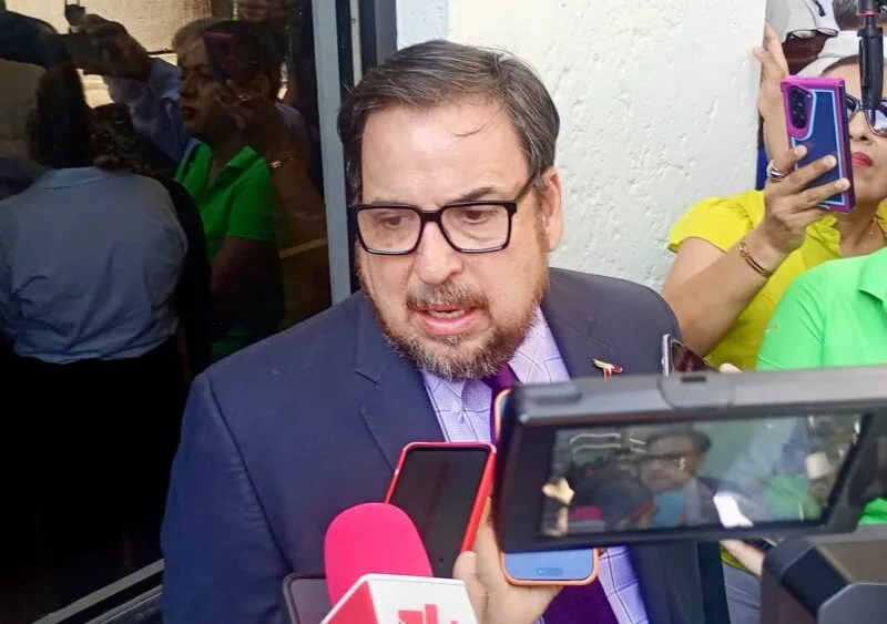 Respaldan madres y padres de familia la regulación de celulares en escuelas